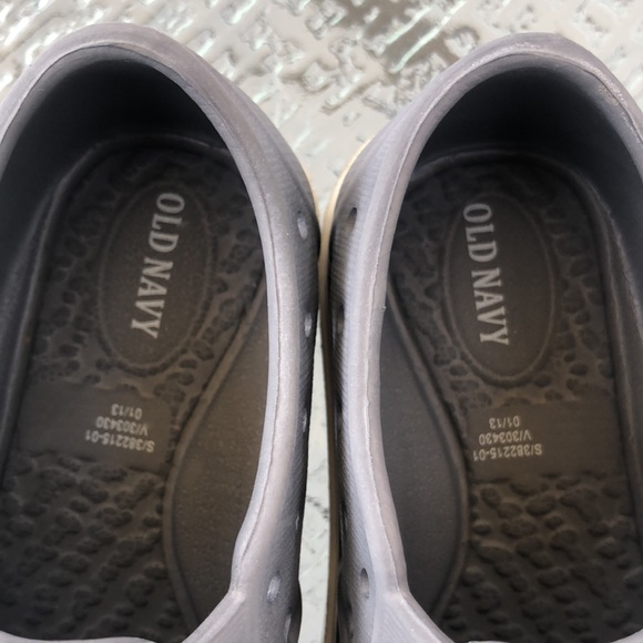 OLD NAVY CROCS - Picture 2 of 3